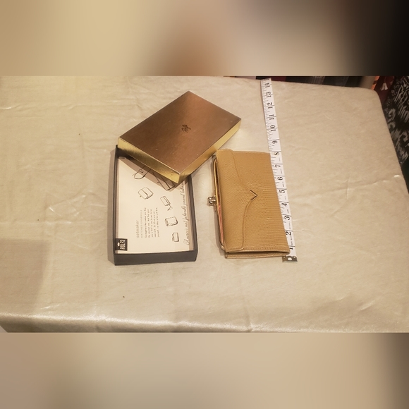 Rolfs Vintage Lizard Cowhide Wallet in box. - Picture 7 of 7